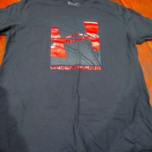 Under Armour tshirt